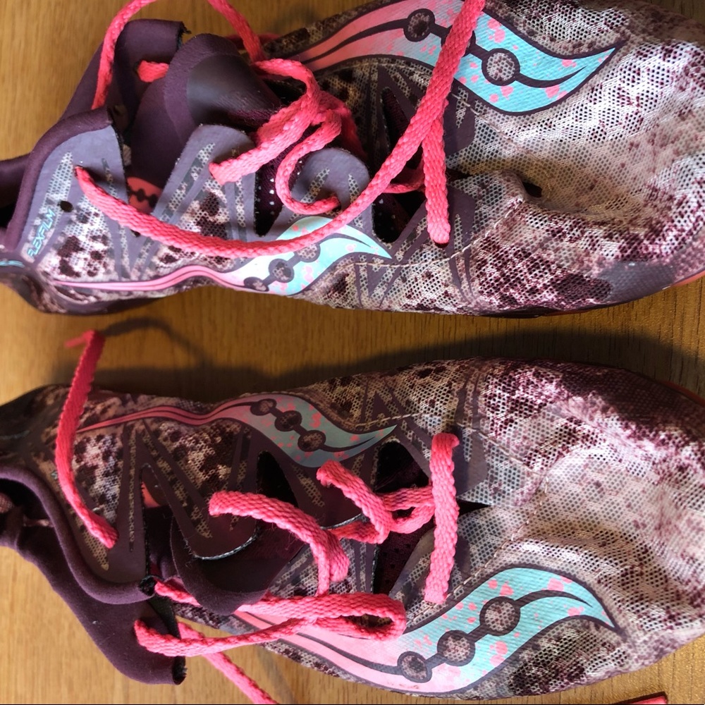 Saucony Carrera XC spikes